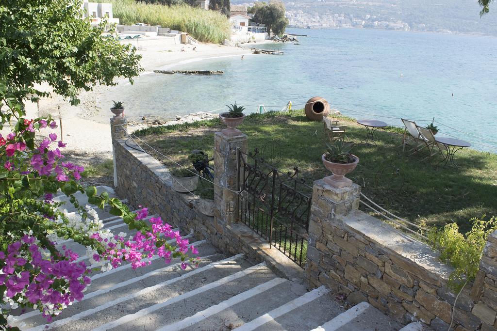 Roditses Beach Sea Front Apartments Samos Town Exterior foto